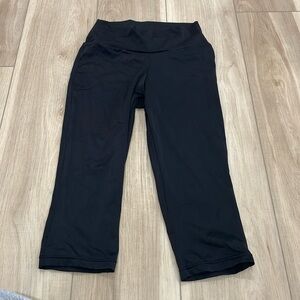 Weissman capri leggings (21”). Size adult small. 82% Nylon, 18% spandex